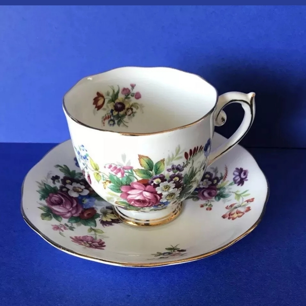 Roslyn Vintage Teacup & Saucer